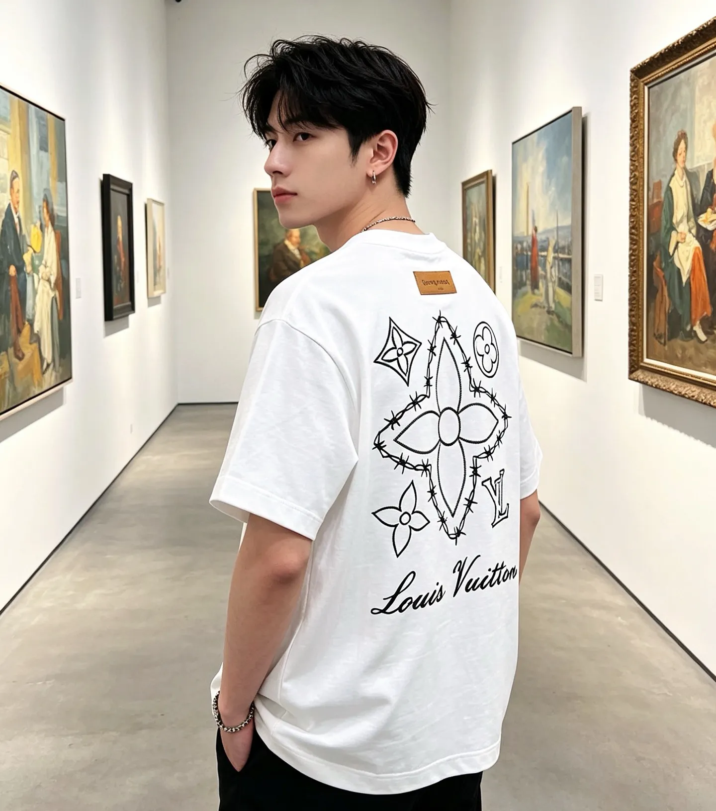 Louis Vuitton/Louis Vuitton four-leaf clover old flower embroidery round neck short sleeves